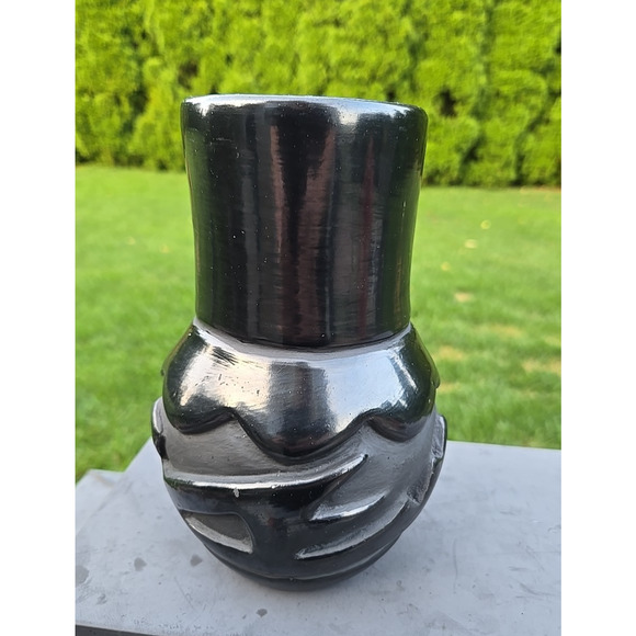 Santa Clara Pueblo Blackware Pottery Signed Madeline T. 7.2" Avanyu Excellent - Picture 2 of 16